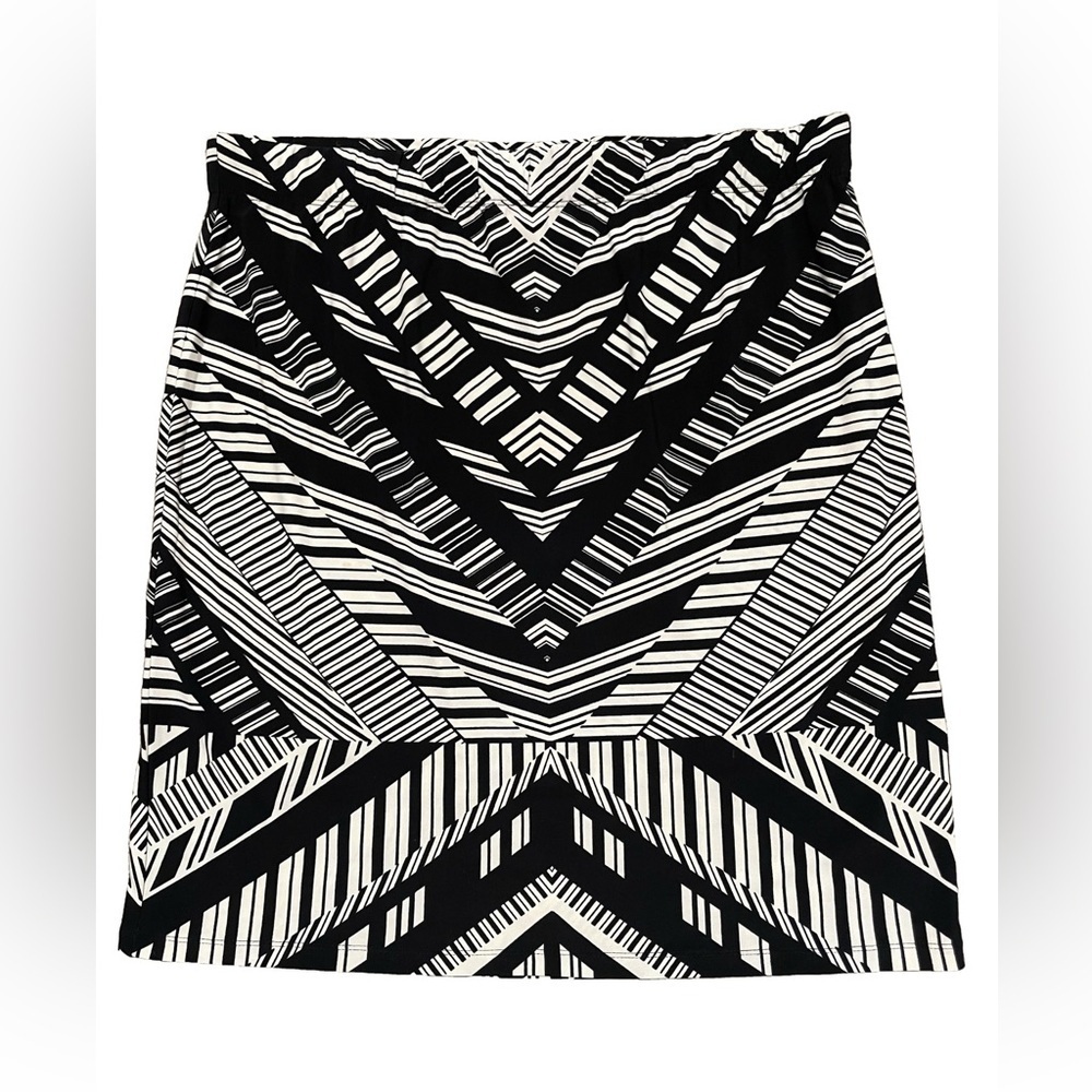 Chico's Mitered Tribal Black and Cream Slinky Pencil Skirt very Chic